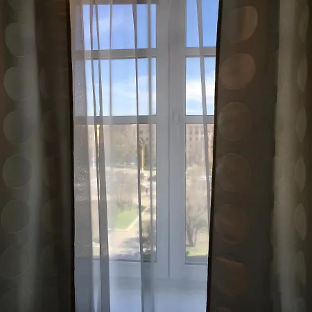 Apartament On Nezavisimosti, 33 Street